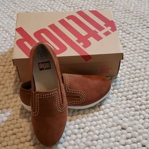 NIB Fitflop Suede Slip on sneaker